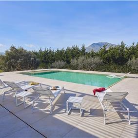 3 bedroom villa with infinity pool, jacuzzi & sauna, Castellammare del Golfo, sleeps 6